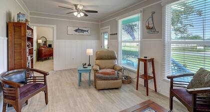 SUPER CUTE COASTAL BEND COTTAGE! Book your 2026 summer vacay soon!