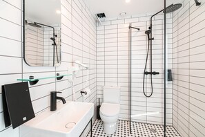 Economy-Doppelzimmer | Badezimmer