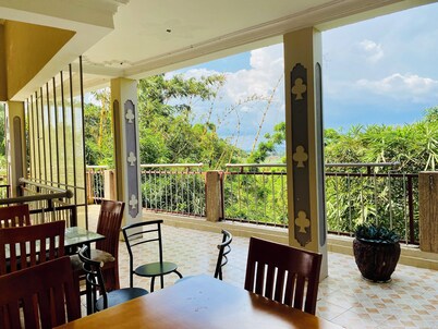 CRYSTAL APARTMENT HOTEL AND LODGES