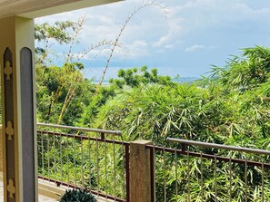 Electric kettle - CRYSTAL APARTMENT HOTEL AND LODGES (Entebbe)