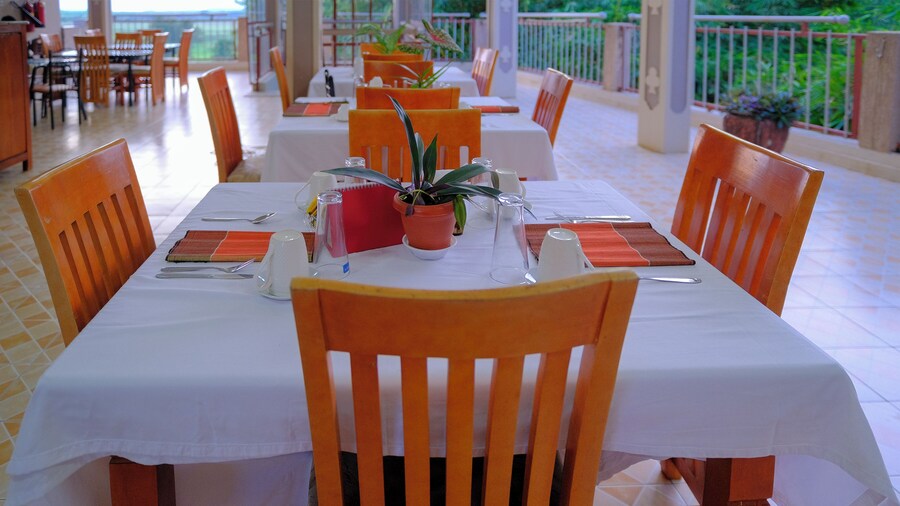 CRYSTAL APARTMENT HOTEL AND LODGES