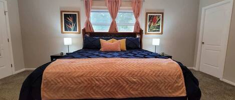 3 bedrooms, desk, iron/ironing board, free WiFi