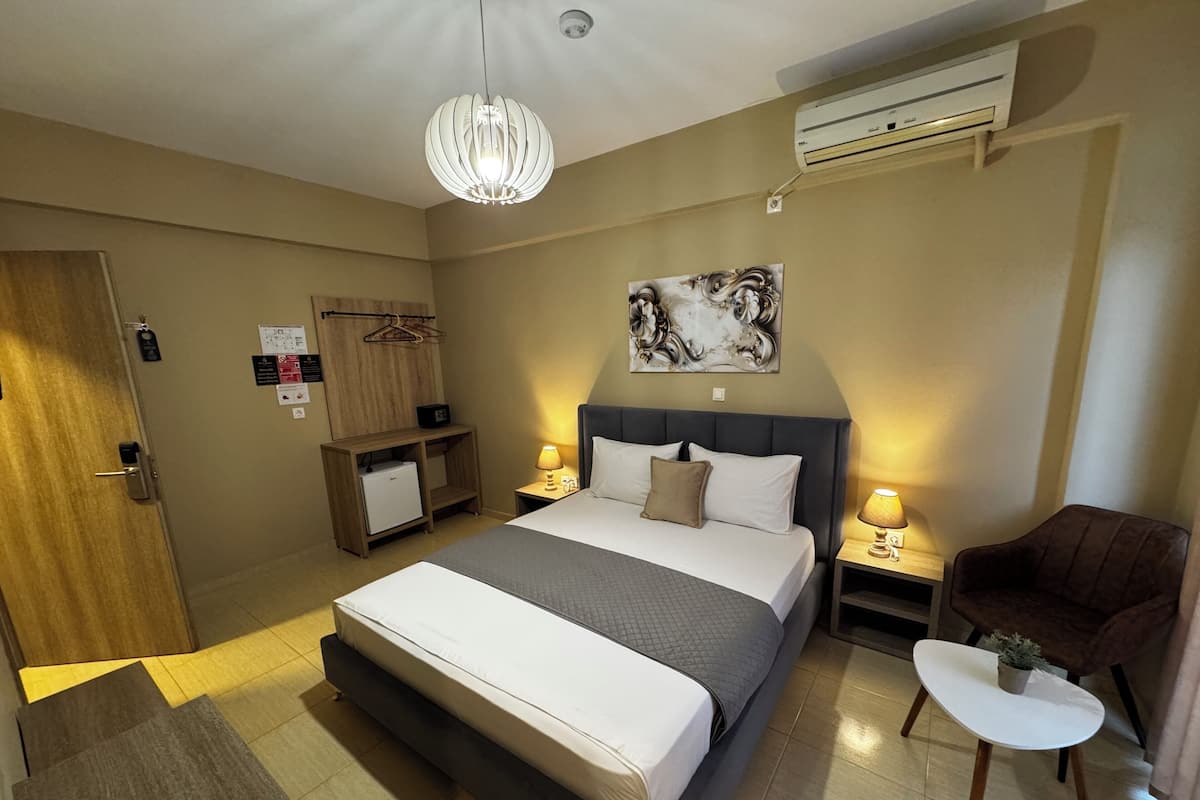 Chambre Double, 1 lit double ou 2 lits jumeaux | Draps fournis