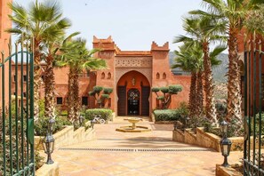 Front of property - Borj Des Cascades (Ait Taguella)