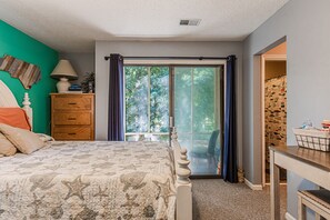 1 bedroom, iron/ironing board, free WiFi - Effy's Sunset Serenity Hideaway (Sunset Beach)