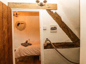 Interior - Churchend Cottage (Tewkesbury)