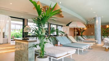 Espace de soins pour les couples, sauna, bain Ă remous, hammam