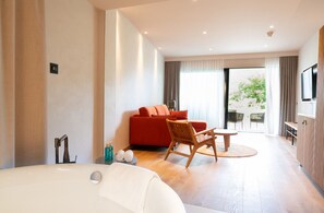 Suite Wellness Naturblick | Allergikerbettwaren, Minibar, Zimmersafe, laptopgeeigneter Arbeitsplatz