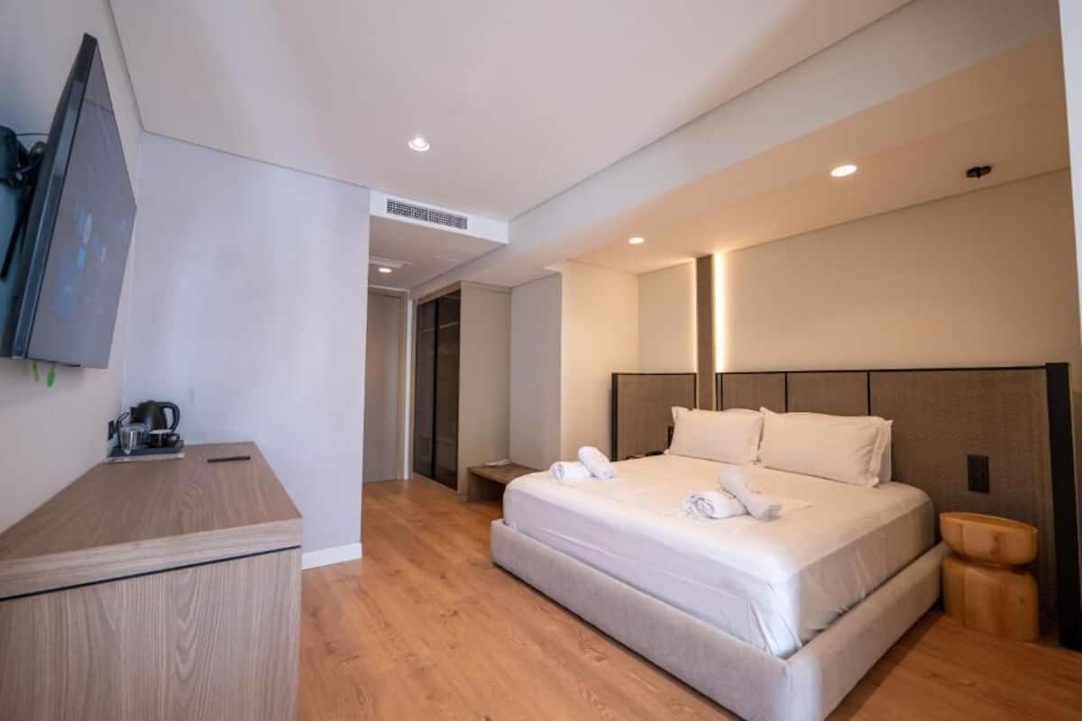 Double Room | Soundproofing, bed sheets