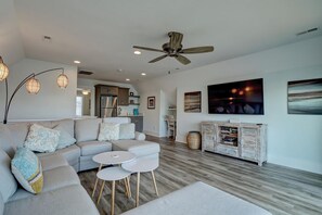 Smart TV, books - Surf City BIG Easy - Let us exceed your expectations - No pet fee. Beautiful ❤️ (Surf City)