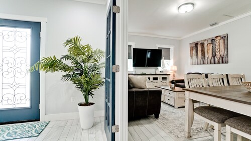 4Bd 4Ba private, 4 kings bf, heated pool, sleeps 16+!   