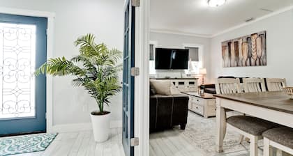 4Bd 4Ba private, 4 kings bf, heated pool, sleeps 16+!