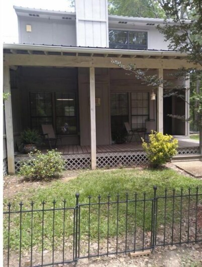 Percy Quinn Vacation Rental B