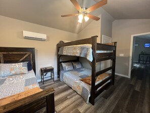 2 bedrooms, free WiFi, bed sheets