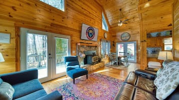 Smart TV, fireplace, books