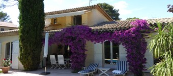 BED AND BREAKFAST, private 1st floor in villa 