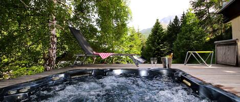 Bain à remous extérieur