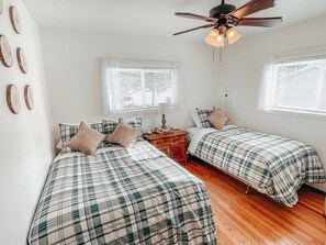 2 Schlafzimmer, Bügeleisen/Bügelbrett, kostenloses WLAN, Bettwäsche