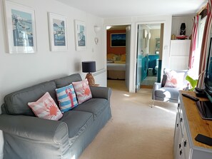 2 bedrooms, iron/ironing board, travel crib, free WiFi