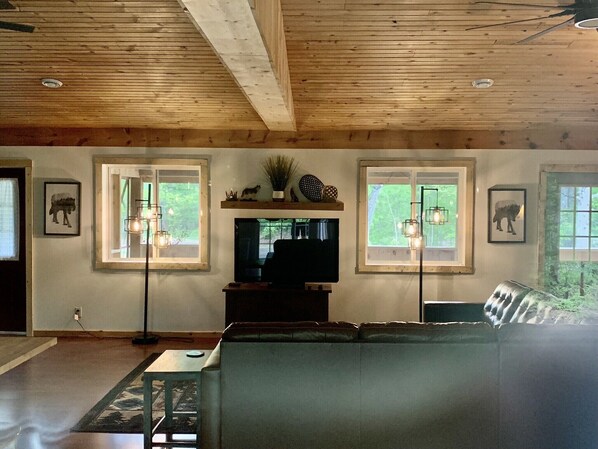 Interior - Lake Tahoe UP - Grey Wolf (Wetmore)