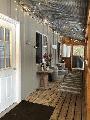 Property grounds - Lake Tahoe UP - Grey Wolf (Wetmore)