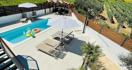 Remarkable 4-bed House in Kaštel Novi