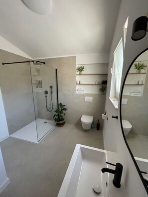 House | Bathroom | Shower, hair dryer, towels