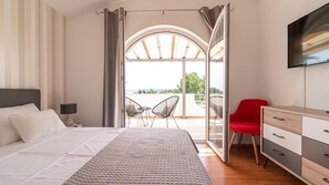 House - Remarkable 4-bed House in Kaštel Novi (Kastela)