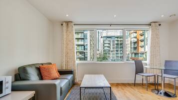 Exclusive Studio, 1 Double Bed, Non Smoking, Kitchenette | Living area | Flat-screen TV
