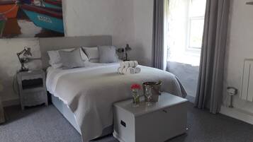 1 bedroom, iron/ironing board, travel cot, free WiFi