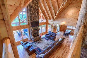 Smart TV, fireplace, video games, DVD player - Hocking Hills Laikyns Lodge with Indoor pool- Great View! (Logan)