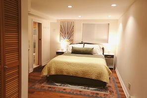 1 bedroom, desk, iron/ironing board, WiFi
