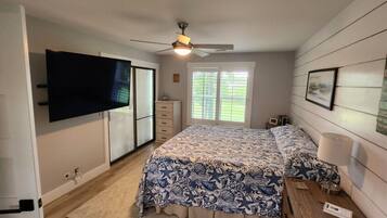 1 soverom, skrivebord, strykejern/-brett og wi-fi (inkludert)