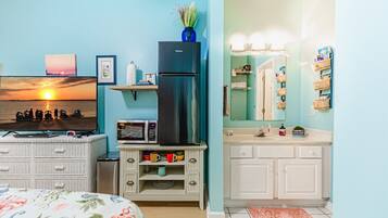 1 室のベッドルーム、デスク、アイロン / アイロン台、WiFi (無料)