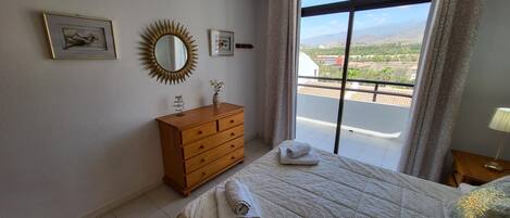 3 chambres, fer et planche à repasser, Wi-Fi gratuit, draps fournis