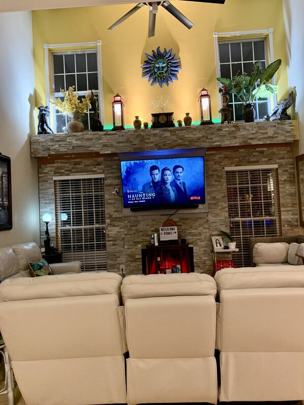 Smart TV, fireplace, DVD player, books - 2,300 Sqft 2 Story Home With 3 Bedrooms 21/2 Bathrooms in Apex North Carolina (Apex)