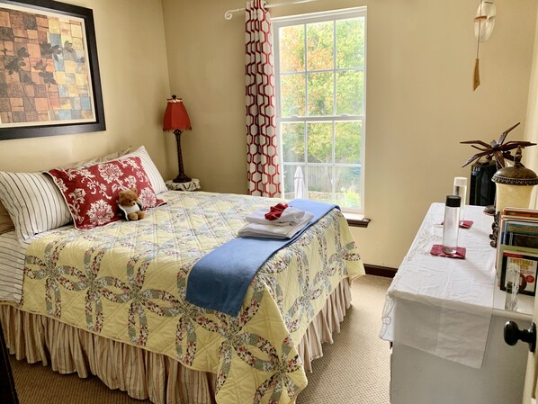 3 عدّة غرف نوم ومكواة/لوح كي وواي فاي وملاءات أسرّة