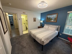 3 Schlafzimmer, Schreibtisch, Bügeleisen/Bügelbrett, kostenloses WLAN