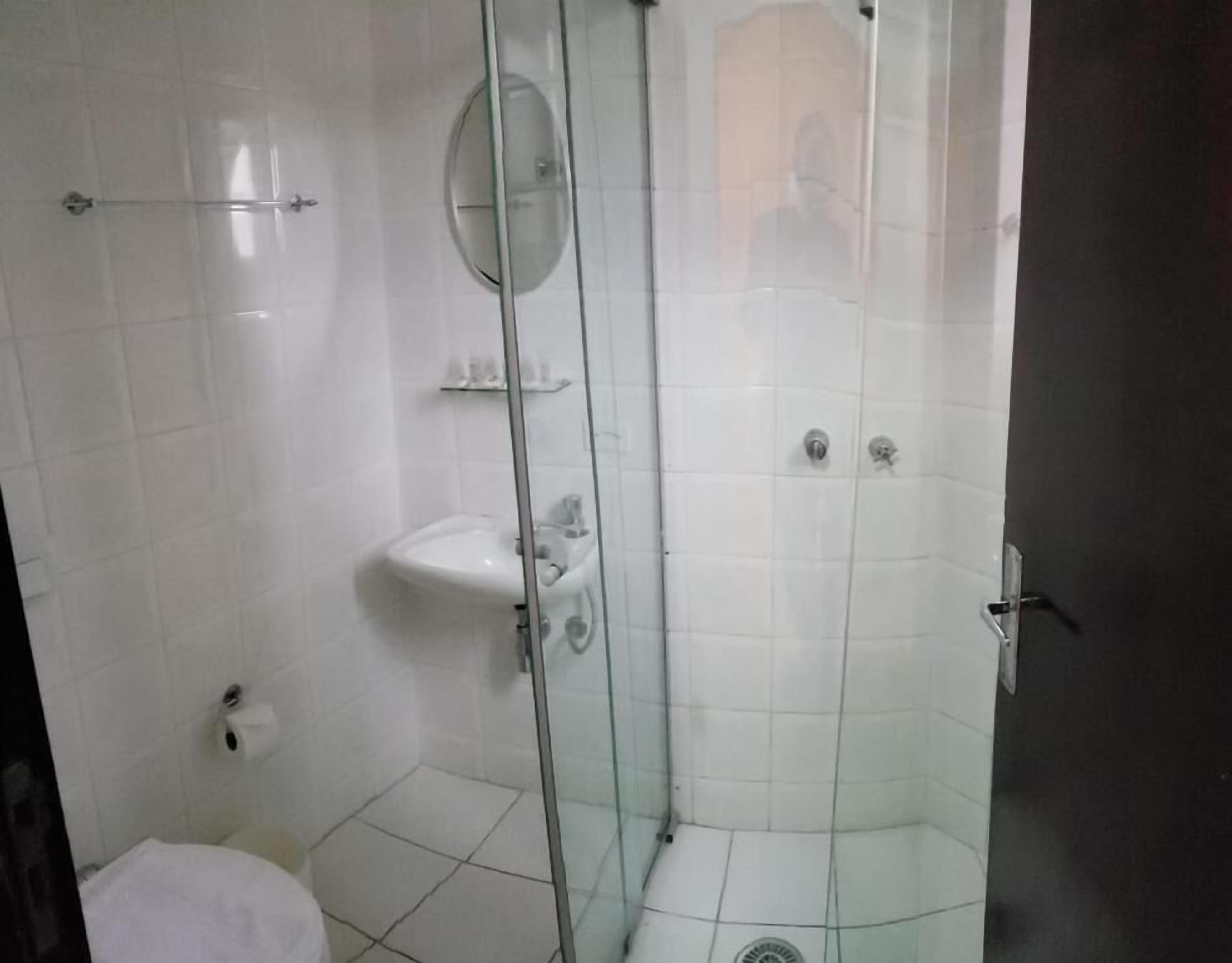 Foto - Esquina Batel - Hotel Econômico