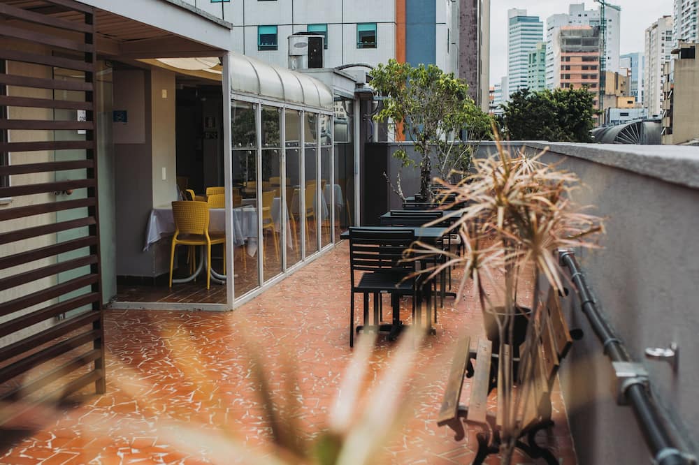 Esquina Batel Hotel