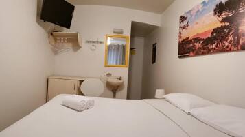 Caixa forta a l'habitació, un bressol de viatge i wifi gratuïta