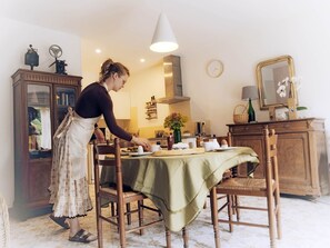 تناول الطعام