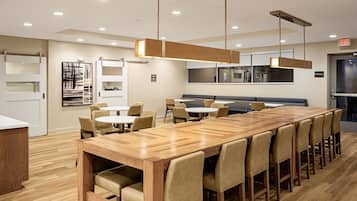 Free daily continental breakfast
