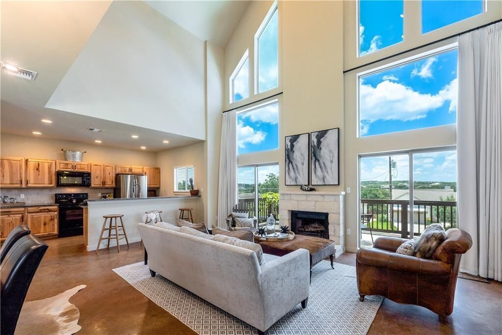 Vacation getaway with beautiful hill country views