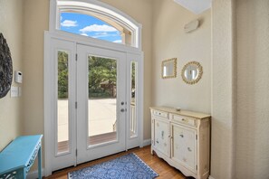 Interior - Gorgeous Views, Private Pool, Hot Tub, close to Beach, Jacuzzi, SS0028 (Southern Shores)