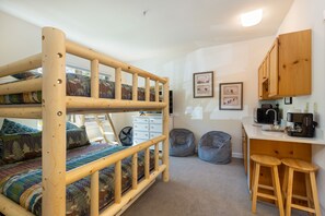 Interior - On Keystone Lake/Shared Hot Tub/Quick Shuttle Ride to the Lifts (Keystone)