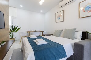 Iron/ironing board, free WiFi, bed sheets