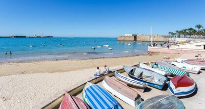 BRUJULA 2C Studio Apartment by Cadiz4Rentals