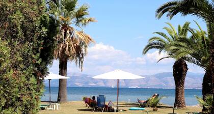 Apartment with excellent sea view beside the beach