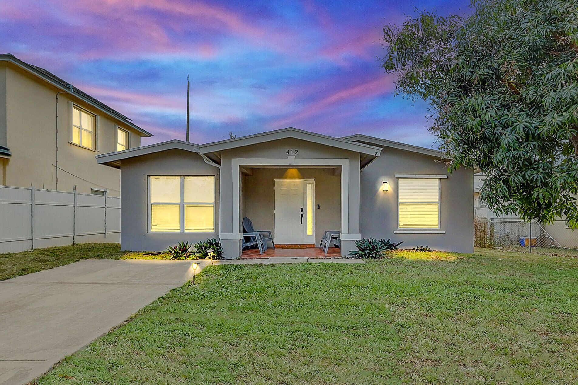 Greenacres Home close to DT, beaches & shopping 🐴🌴☀️🏇🏼🛍